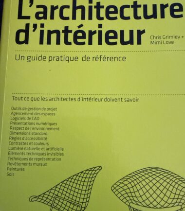 La vie est belle

Un film de Roberto Benigni

Avec Roberto Benigni, Nicoletta Braschi

Italie, 1997, 1h56, VOST

Un conte poétique et drôle sur la vie dans un camp de concentration nazi.

Critique : Un chef-d'œuvre du cinéma italien.

Note : 5/5